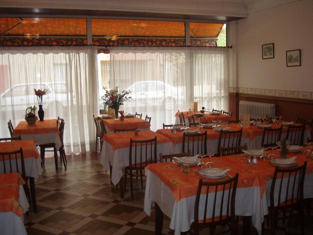 Hotel Du Viscos ลูร์ด ภายนอก รูปภาพ