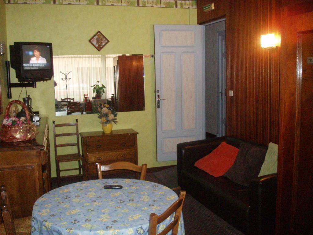 Hotel Du Viscos ลูร์ด ภายนอก รูปภาพ
